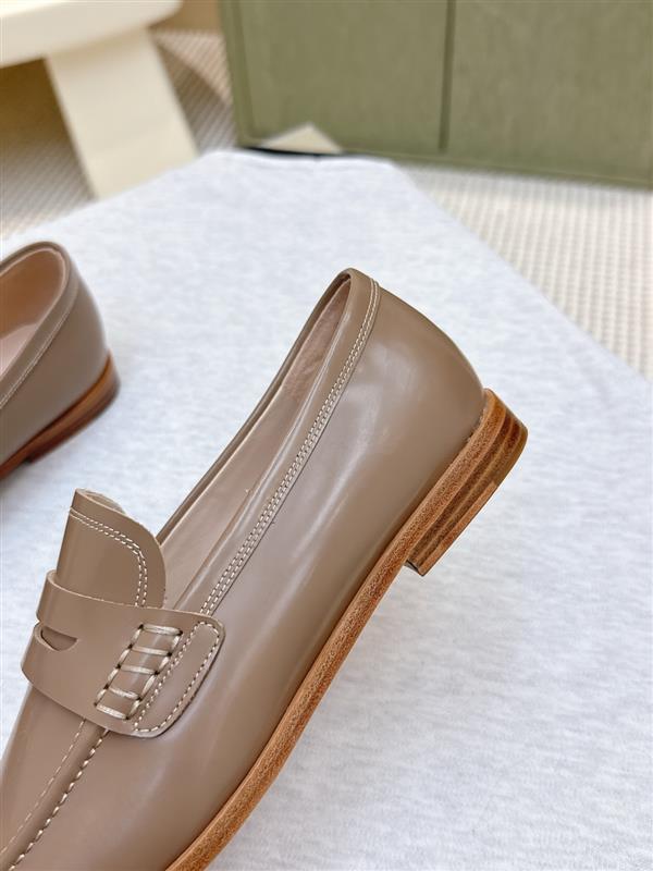 2025112812728550 310